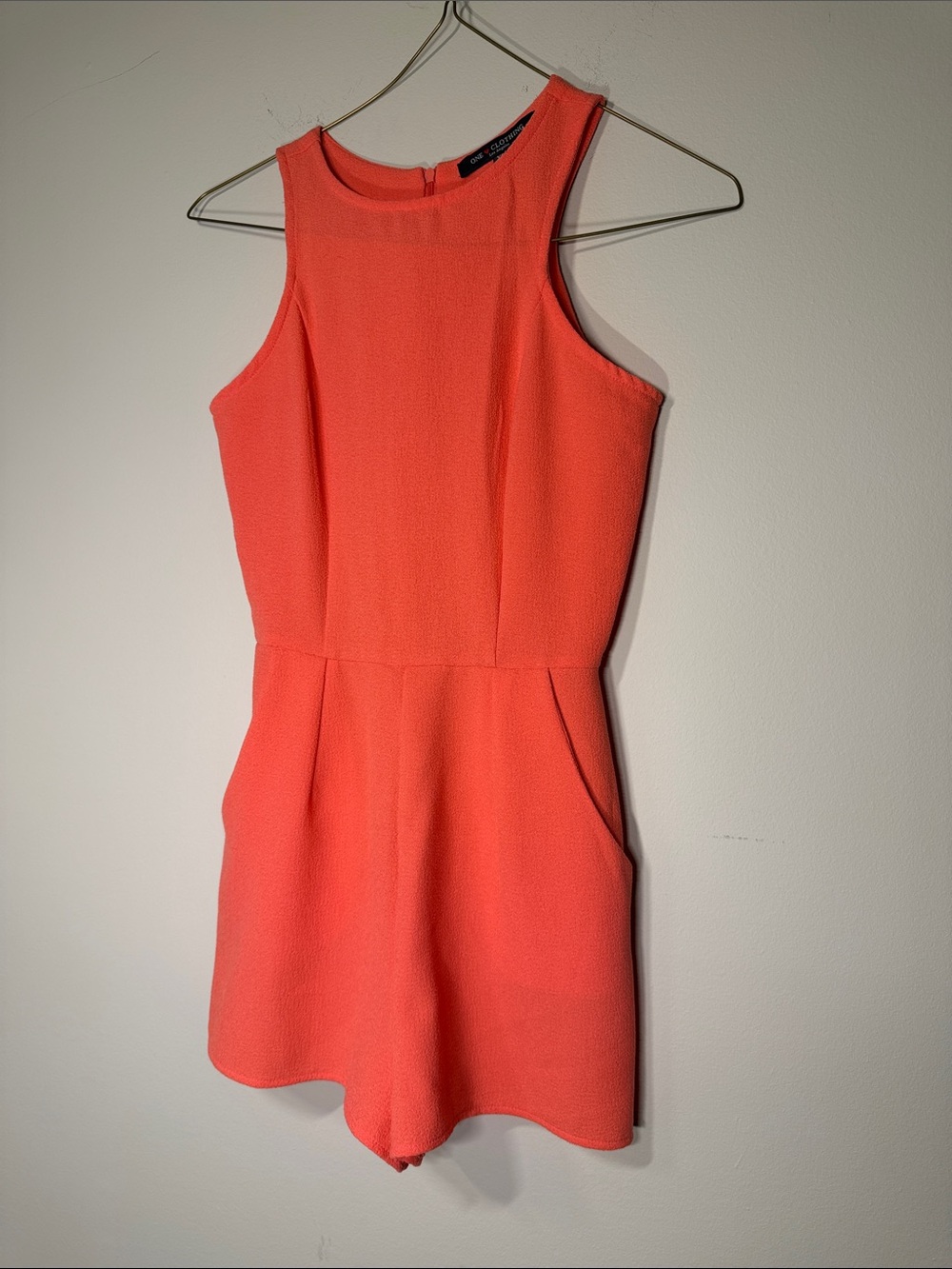 One Clothing Los Angeles Sleeveless Coral Romper. Size XS. SKU AE212-101
